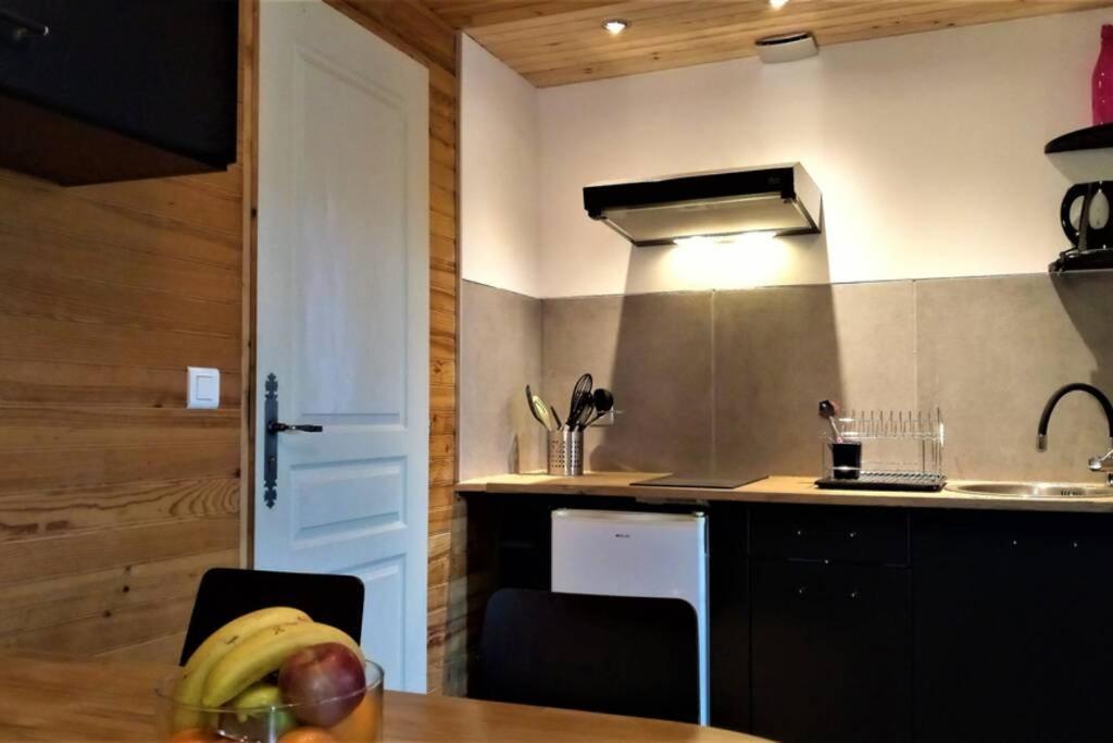 Studio 32M2 - Dans Propriete Avec Vue Imprenable Sur Le Lac Du Salagou Liausson Zewnętrze zdjęcie